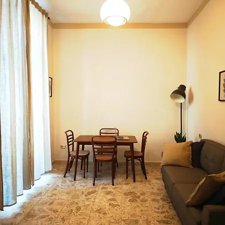 Apartment Domus Lux Naples